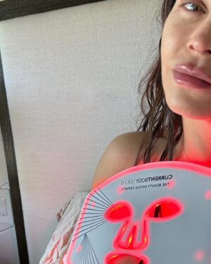 Jenna Dewan Instagram - Now that I’ve survived mastitis I can confidently say… mamas I FEEL you. The amount of times I googled “will I ever feel better” 😵‍💫😂

All of your suggestions were amazing, thank you! What an experience to show how powerful and supportive we can all be for each other. This is what worked for me :

⁃    Cold compresses, cabbage and thinly sliced potatoes after feeds (treats inflammation)
⁃    Hot epsom salt baths to help with the shaking (that part was honestly wild)
⁃    Castor oil on breasts with warm compress over
⁃    Probiotic 2x a day 
⁃    Vitamin C & E 3x a day 
⁃    Homeopathic remedy hepar sulfur and phytolaca rotating throughout the day 
⁃    MEDICINE! Ibuprofen and antibiotics 
⁃    Nursing/ pumping 
⁃  REST (Iknow I know who can rest but even little naps helped)