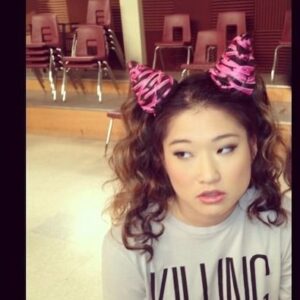 Jenna Ushkowitz Instagram - Not much changed from 1987 to 2013… 👉🏼
😂