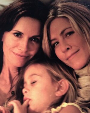 Jennifer Aniston Instagram - Celebrating this powerful, magical, mystical, interesting, interested, ferociously talented girl today!!! My sweet CC @courteneycoxofficial… she’s funny like no other, STUNNING on the inside and out. Independent in the most gorgeous way, cares for everyone even if she doesn’t know you. Terrified of dogs even though I’ve never known her NOT to have at least two of them ☺️ Fiercely loyal to the end. She’ll redecorate a room like nobody’s business. Spot a smudge on a window from a mile (literally) away. She doesn’t care what other people think!! 👏🏼👏🏼 I can’t imagine a world without her. It’s one of my great honors to call her one of my best friends for life… Happy happy birthday CC. I love you! ❤️
