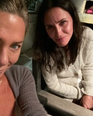Jennifer Aniston Instagram - Celebrating this powerful, magical, mystical, interesting, interested, ferociously talented girl today!!! My sweet CC @courteneycoxofficial… she’s funny like no other, STUNNING on the inside and out. Independent in the most gorgeous way, cares for everyone even if she doesn’t know you. Terrified of dogs even though I’ve never known her NOT to have at least two of them ☺️ Fiercely loyal to the end. She’ll redecorate a room like nobody’s business. Spot a smudge on a window from a mile (literally) away. She doesn’t care what other people think!! 👏🏼👏🏼 I can’t imagine a world without her. It’s one of my great honors to call her one of my best friends for life… Happy happy birthday CC. I love you! ❤️