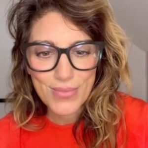Jennifer Esposito Instagram - I truly thank you ALL from the bottom of my heart. YOU all have carried me through this. The amount of you reaching out blows my heart wide open. Yes you’re doing it for me but you’re also doing it for YOU- because you want films that touch you. Fresh Kills, as the latest review from Brian Cartwright @dailygrindhouse writes- “A lot of FRESH KILLS is about the unspoken agreement between parents and children to carry on after kids are burdened with the horror of knowing who their parents are.” This story is about family and the lies we hold deep within the family and with ourselves to keep us together. It’s about sisters, mothers and daughters and daughters and fathers- it’s about ALL of us. Which is why it’s hitting so many so deeply. Please go read his full article (link in bio) as it absolutely brought me to tears. Yeah, I’m crying again. 
I ask you all to keep sharing it with your people, screaming it from the mountain tops, leaving reviews and following me here. For those I’ve talked about this film with through the years or who have asked about Fresh Kills -I’d so love for you to please check it out  @katiecouric @helenachristensen @bridgetmoynahan @robthomas @therealmariskahargitay @brookeshields 
I know I’m forgetting so many who’ve asked about it- It’s now avail to rent on Amazon, Apple and other platforms. Id so deeply appreciate the support. 
Again, thank you all so very much.