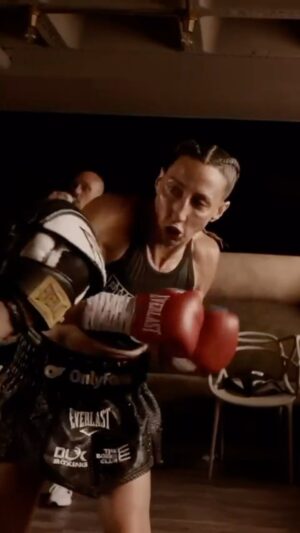Jennifer Miranda Instagram - 11-0 ⚡️Sueña en grande , lucha más 🥊⚔️!!!!

#motivation #sueños #imparable #familia