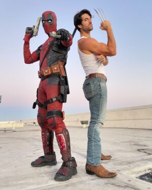 Jennings Brower Instagram - Have you seen Deadpool and Wolverine yet?!⚔️👀 

If so, what did you think?? (no spoilers for those who haven’t seen it, please!)🙏🏼

Deadpool: @splack 
📸: @wuzgood 

@vancityreynolds @thehughjackman #deadpoolandwolverine #deadpool #wolverine #hughjackman #ryanreynolds #marvel #cosplay