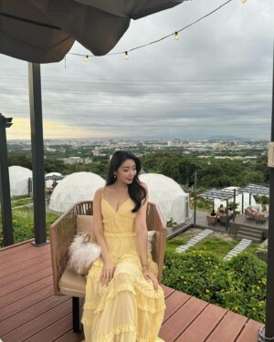 Jenny Cheng Instagram - 💛🧡
這裡太美了彷彿置身在仙境
謝謝晨熙和小酷🦁生日邀請
大家一起入住豪華露營✨
@jungletaoyuan 真的💯
帶著過夜的衣物、用品即可
就可以輕鬆美美的入住泡泡帳篷
房間有廁所、沙發區還有梳妝台
在房間和室友們聊天也好chill😌

晚餐有火鍋也有燒烤可以享用
完全不用準備吃飯的食材超棒的
超適合懶人和工作忙碌的人😆
白天與晚上不同氛圍我都好喜歡

晚上大家在一起營火晚會
一起玩仙女棒🪄超浪漫
祝🦁寶寶晨熙和小酷
@jellyc820 @kk0819 
生日快樂🎂願望都要成真🌟
不好的人事物、血光之災都過去
叢林開始、重新出發一切順心❤️

#glamping #trip #vibes #birthdayparty