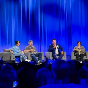 Jenny Lorenzo Instagram - I am deeply grateful to @disneystudios for keeping me in their family all these years. Sharing the stage with such legendary Disney icons will always be one of my most cherished memories. ⚓️🛟
#DonaldDuck #D23