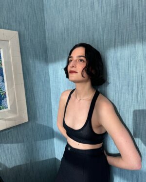 Jenny Slate Instagram - Ohhh La La thank you @hermes!
Hair: @hairjordan 
Makeup: @kirinstagram 
Styling: @msjordanjohnson & @hermes