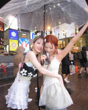 Jeon Hee-jin Instagram - 雨降ってる大阪☔