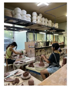 Jeong Hye-young Instagram - 너무 이쁘죠^^
활용도 만점인 요아이들
아토배기 공방에서 종일 만들었네요
@arto_ceramic 여기로 가시면 구매도 가능하세요