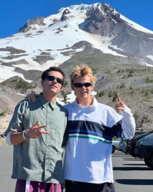 Jeremy Jones Instagram - Summit or bust… Actually we had no plans to summit. We were making our way to a smooth, steep headwall above the lifts. Once we reached it we had a better view of the summit climb. 
“I see no reason we need to turn around right now…”
With that mindset we moved upward and an hour or two later @kaijonesski @parkinglotpoacher @cassjonessnow @noah.dines @hayeslivernois and I were on the summit. 

#lightenedbylowexpectations
#cornspines