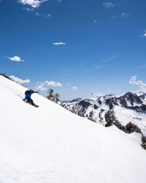 Jeremy Jones Instagram - The wonderful problem is still wonderful and still a problem…
Too many mountains, not enough time. I have put millions of steps in the Sierra and continue to see new vistas and ride new mountains. 
The E bike has further expanded the menu/problem. 
Start early, bring plenty of food, (waters flowing everywhere) and with a seasons worth of strength the opportunities are endless. 
There’s still plenty of smooth soft snow in the range for the ambitious shralpinist. Summers long enough, go get some!

🏂 @elenahight 
📷 @ming.t.poon

#turbolevo 
@pacostruckee 
@iamspecialized