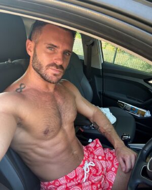 Jérémy Samat Instagram - relax, it’s me who’s driving😈