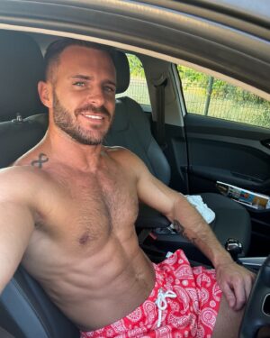 Jérémy Samat Instagram - relax, it’s me who’s driving😈