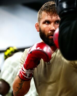 Jeremy Stephens Instagram - It’s different when you’re fighting for your why , your purpose , your dreams , your family. DON’T QUIT, just bring the pain 🩸