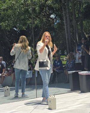 Jeri Ryan Instagram - So excited to be a part of the 100 Days - Weekend of Action in Florida today for #harris2024!
Stepped outside my comfort zone to speak at my very first campaign event to the amazing group of @womenforharris volunteers at their ice cream social and phone banking event in Delray Beach!
The excitement in Florida was absolutely electric!! 
Something huge is happening…you can feel it. 
Let’s elect this incredible, experienced, warm, JOY-FILLED woman and Dems up and down the ballot!!
@kamalaharris @kamalahq @vp