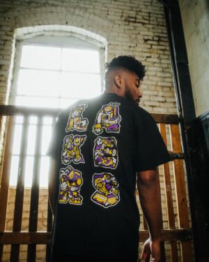 Jerrold Smith II Instagram - From the westside, with love📍Me for @lakers x @lakersstore x @weareround21 🫶🏾 Dropping these here hoping to manifest a game 3 win at home tonight 🥲 and extremely grateful for an opportunity to put on for the home team. Available exclusively in the house that Kobe built!

#lakers #lakersnation #streetwear #streetwearfashion #kobe #lebron