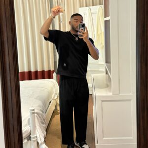 Jerrold Smith II Instagram - haven’t passed a mirror yet that doesn’t show me love

#mensfashion #mensstyle #mensstreetstyle #losangeles #miami #miamibeach #blackmen #blackmenwithstyle #blackmenfashion #haircut #selfie #summer