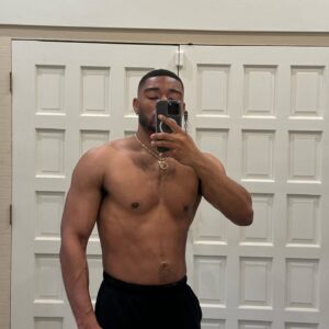 Jerrold Smith II Instagram - haven’t passed a mirror yet that doesn’t show me love

#mensfashion #mensstyle #mensstreetstyle #losangeles #miami #miamibeach #blackmen #blackmenwithstyle #blackmenfashion #haircut #selfie #summer