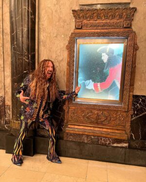 Jess Harnell Instagram - 🧚 Peter Pan 🐊 at the @hollywoodpantagestheatre was so fun! 🤩 it has always been one of my favorite movies, 🎥 what are some of your top Disney movies?