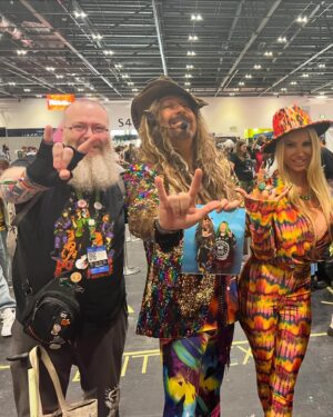 Jess Harnell Instagram - Day 2 of London Comic-Con!! We had a blast with our friends and family that came to join us 👏👏Thank you & we hope to see you all again soon!! 🙏