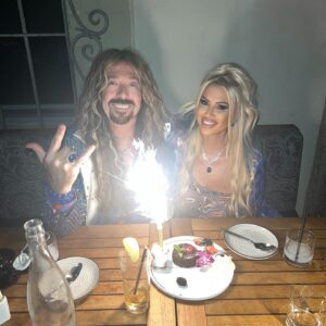Jess Harnell Instagram - Friday vibes: feeling free and ready to embrace the weekend⭐️