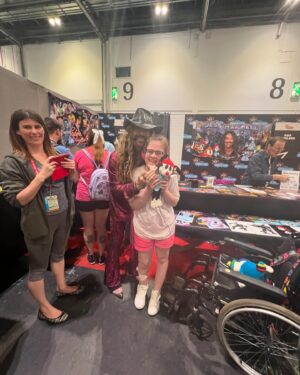 Jess Harnell Instagram - Saturday Excel: Hanging with some friends at London Comicon 2024!! 

Who’s coming to join us & have a blast at the Comic-Con today?!!! 👏👏👏👊🎫🎫🎫🎫