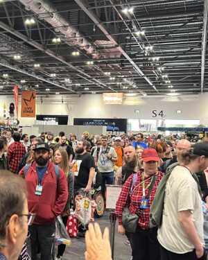 Jess Harnell Instagram - Saturday Excel: Hanging with some friends at London Comicon 2024!! 

Who’s coming to join us & have a blast at the Comic-Con today?!!! 👏👏👏👊🎫🎫🎫🎫
