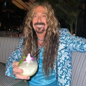 Jess Harnell Instagram - It’s the WEEKEND!!!! 🙏🙌👏🤩 
We love to spend time together, good food, movies and relax…. what are your plans?
