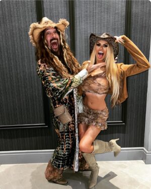 Jess Harnell Instagram - Every night is date night!! 🙌🍲