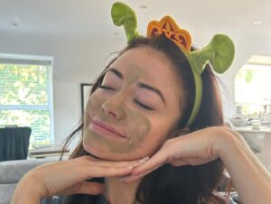 Jess Impiazzi Instagram - A wholesome weekend of happiness💚🧌🐠 

I hope everyone has had a lovely weekend ❤️