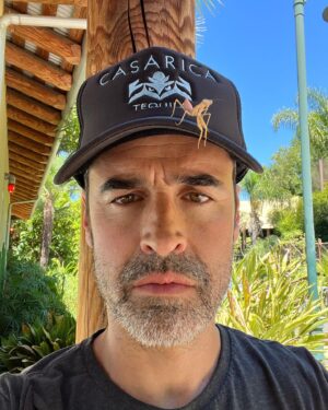 Jesse Bradford Instagram - So we took our daughter to the zoo for the first time yesterday but that’s not even the headline. The headline is I SAVED A PINK PRAYING MANTIS AND THEN SHE WOULDN’T LEAVE MY SIDE FOR 7 HOURS.  She did the whole zoo with us, then lunch, grocery shopping, and even a friends BBQ (my friend, not her friend, I don’t actually know any of her friends). Anyway, she came all the way home with us. The second to last photo is from when I coaxed her into our creosote bush, where she finally seemed ready to get back to her regular life. The last shot is from right after we met 💚