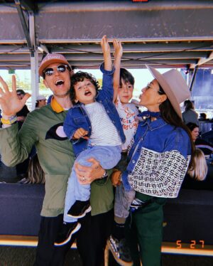 Jesse Carmichael Instagram - HAPPIEST BIRTHDAY TO MY LOVE MY ❤️ MY GORGEOUS QUEEN-MOTHER TO OUR MAGIC BUBBIES @taralank ❤️❤️❤️🙌😍🍄🧘🏻‍♀️🦩😜🥰🔑🐰🐰🔑😍😜🦩🧘🏻‍♀️🍄😍🙌❤️❤️❤️ Sooooo Grateful for You and Our Family. I love you ♾️➕♾️➕♾️➕♾️