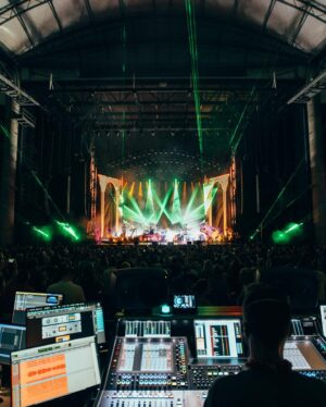 Jesse Carmichael Instagram - Thanks Tampa for the great show and Thanks @elliottxingham for the great photos