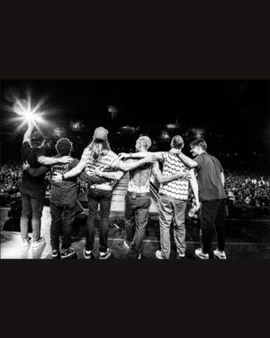 Jesse Carmichael Instagram - Tour shots from Boston @fenwaypark by @bootswallace 🙌 thanks to EVERYONE. WE LOVE YOU ALL ❤️