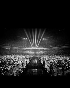 Jesse Carmichael Instagram - Seoul ❤️… 📸 @bootswallace