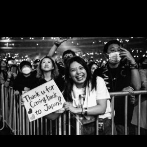 Jesse Carmichael Instagram - ❤️🔮❤️Tokyo Dome. Night 2. 📸 @bootswallace