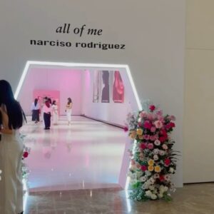 Jessica Vania Instagram - Unveiling my new perfume🌹
a perfect blend of feminine rosy, geranium bourbon, tuberose & soft musky scent. Yes, ‘all of me’ loves @narciso_rodriguez @luxasia.idn
#narciscorodriguez #luxasiaindonesia