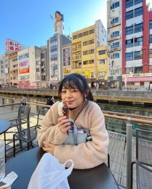 Jessica Vania Instagram - japan dump 🇯🇵
Bener2 negara yang gak ada habisnya, gak pernah bikin bosen. Walaupun waktu kesana cuaca lagi super extreme sampe kulit klopek, idung meler, make up apalagi gausah ditanya crack melulu🤣 tapi definitely akan kembali lagi. Aku doain ya, yang belum pernah ke jepang, one day kamu bisa kesini sepuasnya jalan sana sini sampe begah!😚
