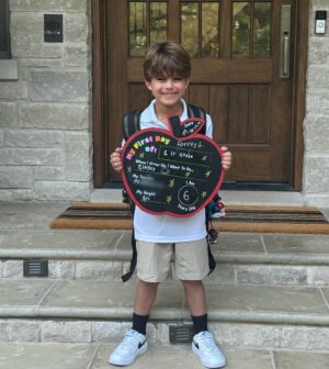 Jessie James Decker Instagram - First day of school for the Decker kids! 📚✏️ I still can’t believe I have a middle schooler and a 6month old 🤣🤣🤣