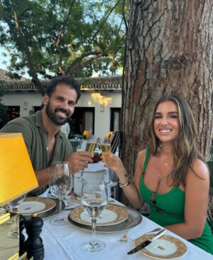 Jessie James Decker Instagram - I think we should stay ☀️