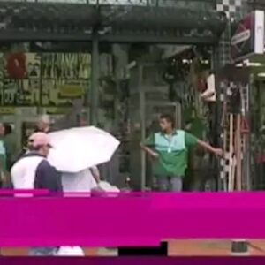 Jesús Calleja Instagram - Recordando una de las aventuras más extremas que hice...volar en globo en lo más remoto del Amazonas...se convirtió en un récord de distancia más larga recorrida, nos estrellamos al terminarse el combustible y el rescate fue largo y tedioso..os lo contaré por partes, aquí os van los preparativos, importante ponerse "gallumbos" muy apretados para que no te entre por el "pito" el "candiru" un pequeño pez que prepara buenas averías por los "bajos"...
