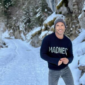 Jesús Vázquez Instagram - Las únicas locuras que se lamentan son las que no se cometieron😉⛷️❄️🕺😀♥️