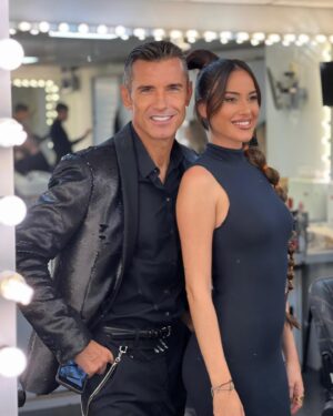 Jesús Vázquez Instagram - Por fin puedo anunciar el estreno de Para toda la vida: The Bachelorette!!!♥️🌹
Nos vemos el lunes a las 22:50h en Telecinco👍😍
@mediasetcom @warnerbrosspain @sheilamartori @paratodalavidatv
