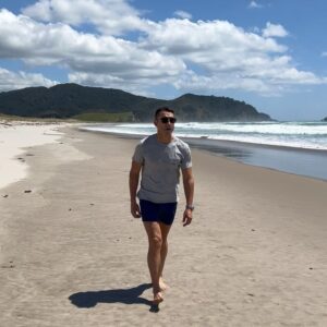Jesús Vázquez Instagram - Con algas y a loco😜
desliza para ver el origen de esta fabulosa peluca😜🌊🇳🇿