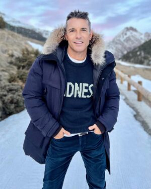 Jesús Vázquez Instagram - La montaña te lo dice todo sin decir ni una sola palabra♥️⛰️❄️⛷️