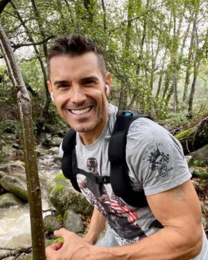 Jesús Vázquez Instagram - Cada vez necesito más el contacto con la naturaleza para sentirme bien💪😊🌳🌲🌸🌻♥️
