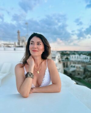 Jewel Staite Instagram - Ok so I’ve done my genealogy and my family tree and honestly it’s baffling that I’m not at all Italian, this country was made for me. 
❤️🇮🇹❤️🥂