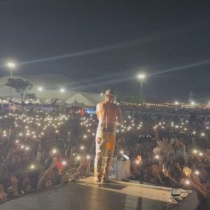 Jhay Cortez Instagram - Mi Vida un poco Rockstar….