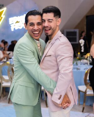 Jhonny Caz Instagram - Y así se vivió el EduinFest 🤩 y el bautizo de Christian Oswaldo 😍, necesitamos una semana pa reponernos de ese magno evento 🩵
