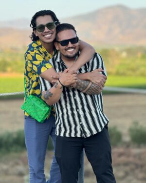 Jhonny Caz Instagram - Valle 🍇, love 💛 & friends 🫶🏾