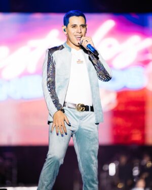 Jhonny Caz Instagram - Con más de 280 mil almas, solo podemos decir GRACIAS por hacer realidad este nuevo récord! Y PURO GRUPO FIRME.